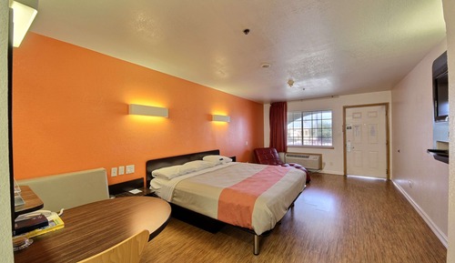 Deluxe Room, 1 King Bed, Non Smoking, Kitchenette