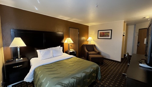 Standard Room, 1 Queen Bed