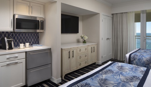 Suite, 1 King Bed with Sofa bed, Mobility Accessible, Beach View