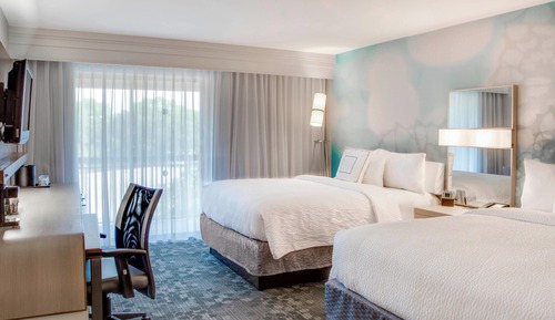 Room, 2 Queen Beds, Non Smoking (Mobility/Hearing Access, Roll-in Shwr)