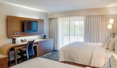Room, 2 Queen Beds, Non Smoking (Mobility/Hearing Accessible, Tub)