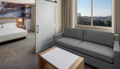 Executive Suite, 1 Bedroom, Tower, High Floor (Hearing Accessible)