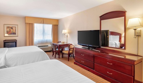 Standard Room, 2 Queen Beds, Accessible, Non Smoking