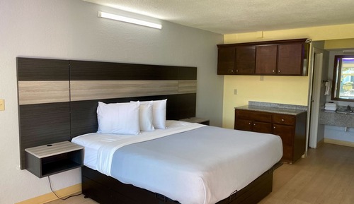 Standard Single Room, 1 King Bed, Accessible, Non Smoking