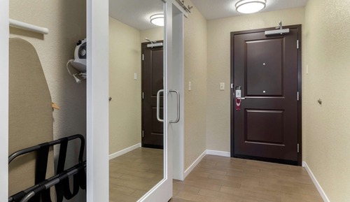 Room, 1 Queen Bed, Accessible (Roll in Shower)