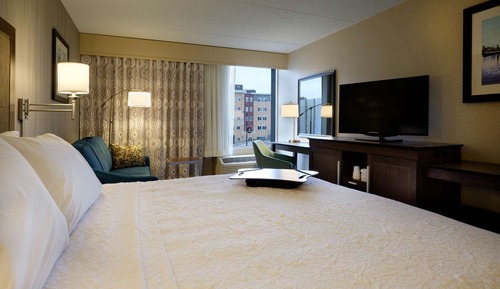 Room, 1 King Bed, Accessible (Hearing)