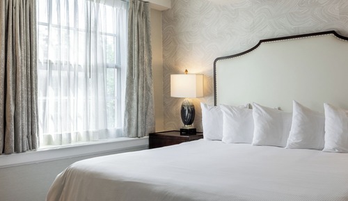 Suite, 1 King Bed (Georgetown)