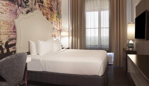 Standard Room, 1 Queen Bed, Accessible Bathtub (Mobility Accessible)