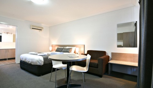 Deluxe Suite with Spa Bath