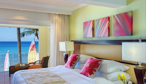 Ocean Front Room, Guest room