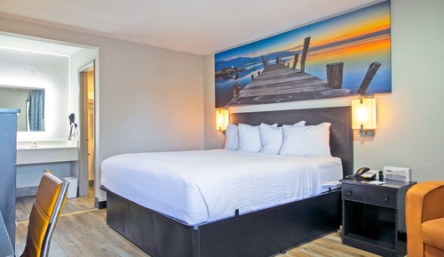 Room, 1 Double Bed, Accessible, Non Smoking (Bathtub with Grab Bars)