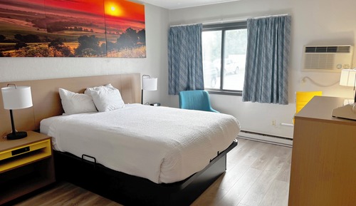 Standard Room, 1 Queen Bed