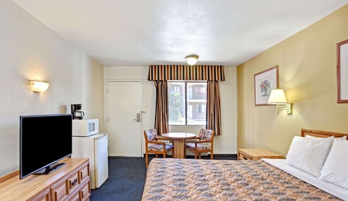 Deluxe Room, 1 King Bed, Non Smoking