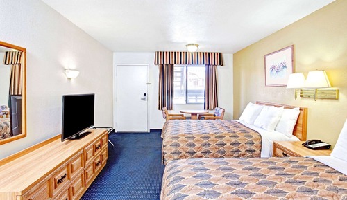Room, 2 Queen Beds, Non Smoking