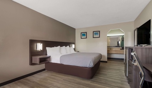Standard Room, 1 King Bed, Smoking