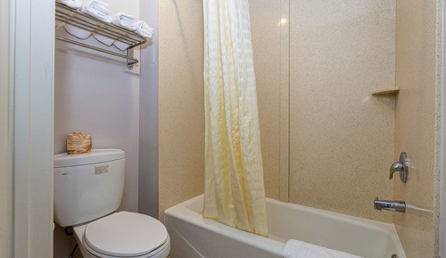 Standard Room, 1 Queen Bed
