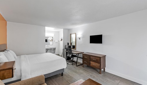 One King Bed, Non-Smoking