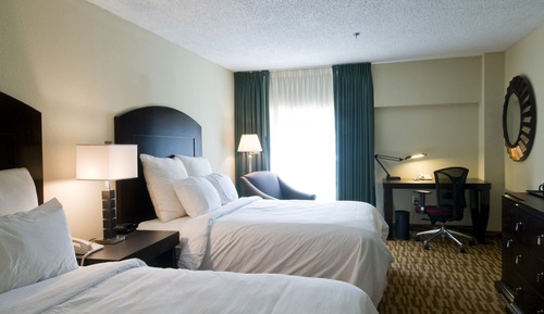 Room, 2 Queen Beds, Accessible, Multiple View