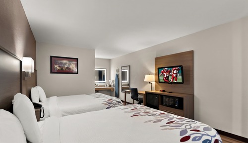 Deluxe Room, 2 Queen Beds, Accessible, Non Smoking (Walk-In Shower, First Floor)