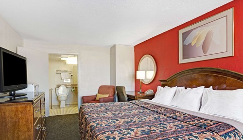 Room, 1 King Bed, Smoking