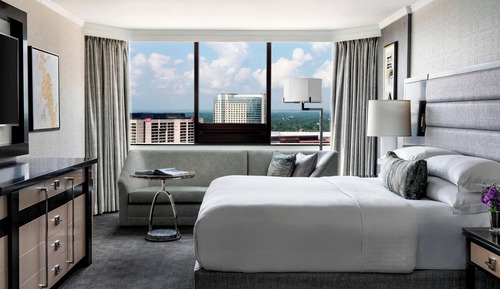 The Ritz-Carlton Suite