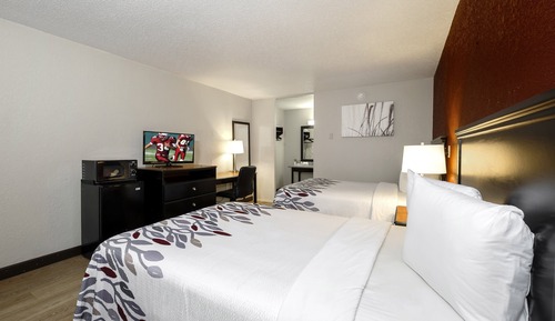 Deluxe Room, 2 Double Beds, Accessible, Non Smoking (Roll-In Shower)