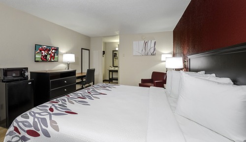 Superior Room, 1 King Bed, Accessible, Non Smoking (Roll-In Shower)