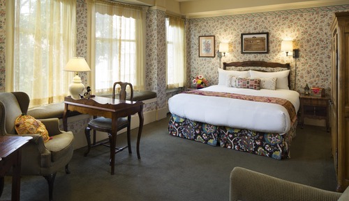Deluxe Room, 1 King Bed, Fireplace