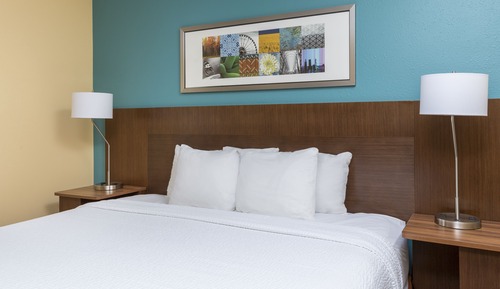 Room, 1 King Bed, Non Smoking (Hearing Accessible)