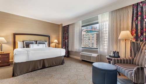 Deluxe Room, 1 King Bed, Accessible