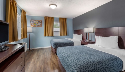 Suite, 1 Bedroom (2 Double Beds and 2 Person Sofabed)