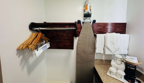 Room, 1 King Bed, Non Smoking