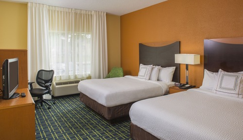 Room, 2 Queen Beds (Mobility Accessible, Tub)