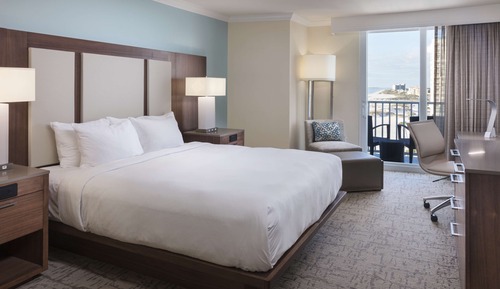 Room, 1 King Bed, Accessible, Bathtub