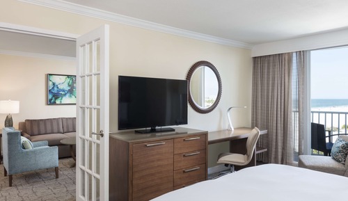 Suite, 1 King Bed (The Palm)