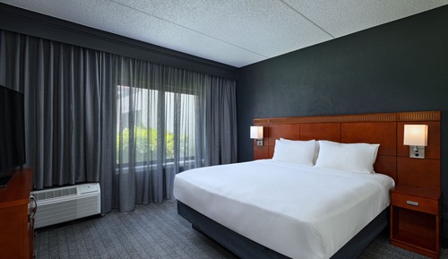 Suite, 1 Bedroom (Mobility/Hearing Accessible, Tub)