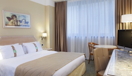 Standard Room, 1 King Bed, Smoking