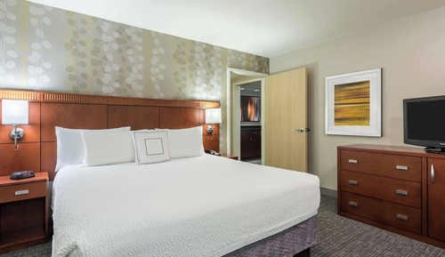 Suite, 1 Bedroom, Balcony (Hearing Accessible)