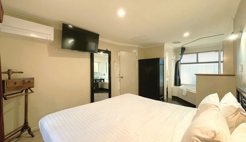 Villa Retreat - 4.5*