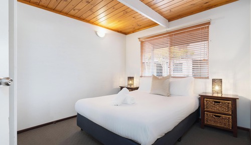Chalet - 2 Bedroom,1 Bathroom
