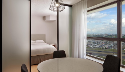 Suite, 2 Bedrooms, Corner