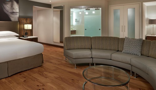 Premium Room, 1 King Bed, Corner