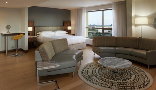 Room, 1 King Bed, Corner