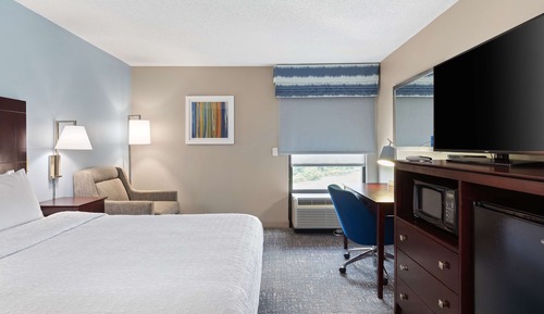 One Queen Bed, Non-Smoking, Accessible