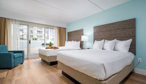 Suite (Pool Level)