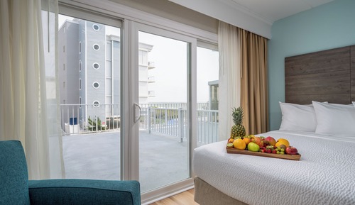 Suite, 1 King Bed (Side Ocean View)