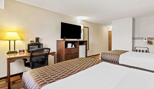 Standard Room, 2 Queen Beds, Accessible, Bathtub