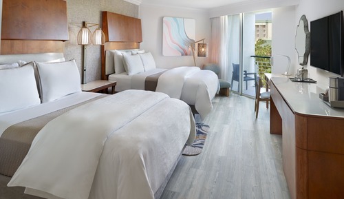 Room, 2 Queen Beds, Non Smoking, Balcony (Mobility/Hearing Accessible, Tub)