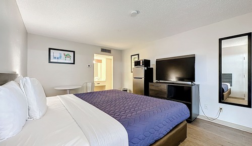 Deluxe Room, 1 King Bed, Non Smoking