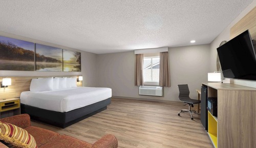Suite, 1 King Bed, Non Smoking